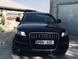 Audi Q7 foto 1