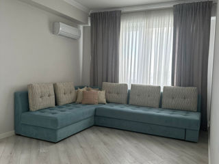 Apartament cu 2 camere, 70 m², Botanica, Chișinău foto 2