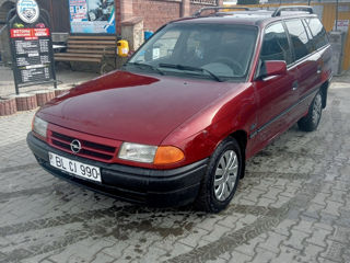 Opel Astra foto 1