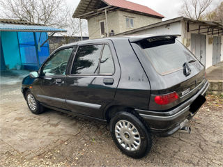 Renault Clio foto 3