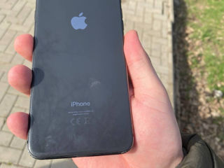 Продам Iphone 8+