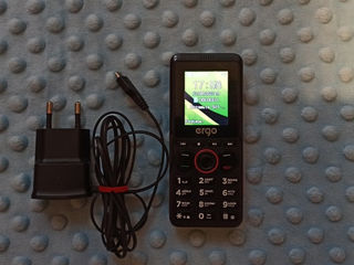2-Sim кнопочный телефон, аудиоплеер, зарядка за 450 лей
