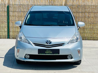 Toyota Prius v