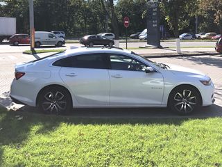 Chevrolet Malibu foto 2