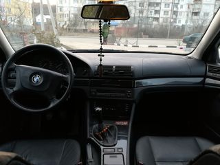 BMW 5 Series foto 4