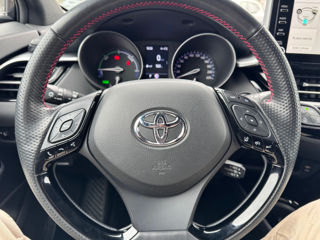 Toyota C-HR foto 12