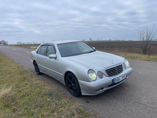 Mercedes E-Class foto 5