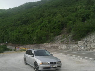 BMW 5 Series foto 3