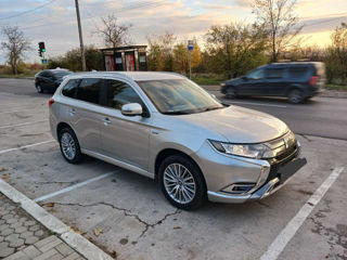 Mitsubishi Outlander foto 2