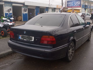 BMW 5 Series foto 4