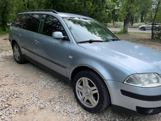 Volkswagen Passat foto 3