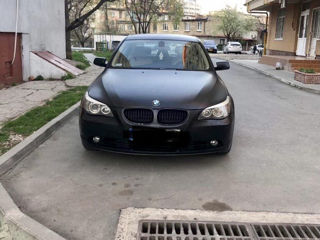 Dezmembrez bmw e60 foto 2