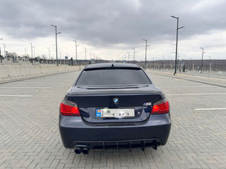 BMW 5 Series foto 3