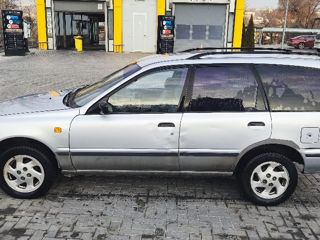 Nissan Sunny foto 6