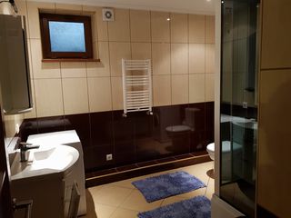 Casa cu 2 nivele 6 dormitoare sauna bazin foto 4