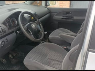 Volkswagen Sharan foto 4