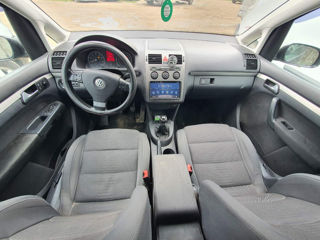 Volkswagen Touran foto 12