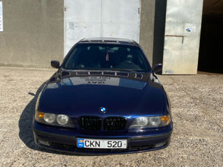 BMW 5 Series foto 8