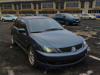 Mitsubishi Lancer foto 3