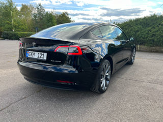 Tesla Model 3 foto 4