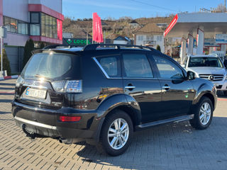 Mitsubishi Outlander foto 4