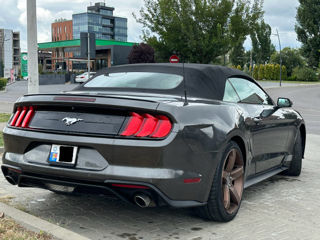 Ford Mustang foto 3