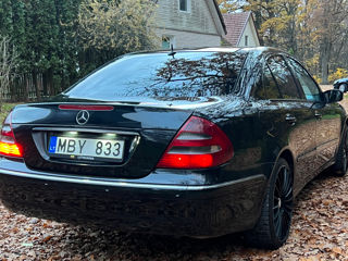 Mercedes E-Class foto 5