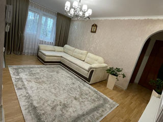 Apartament cu 3 camere, 74 m², Centru, Drochia foto 2