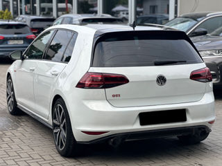 Chirie Volkswagen Golf GTI foto 2