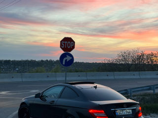 Mercedes C-Class Coupe foto 3