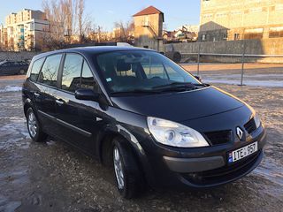 Renault Grand Scenic foto 2