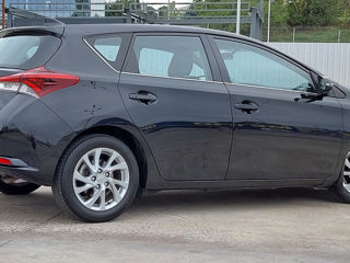 Toyota Auris foto 2