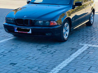 BMW 5 Series foto 3