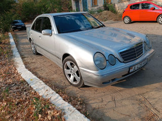 Mercedes E-Class foto 4