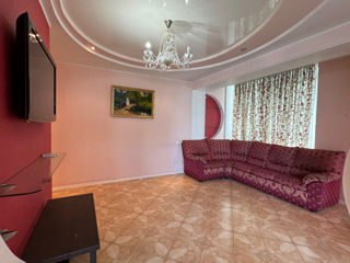 Apartament cu 2 camere, 94 m², Botanica, Chișinău foto 2