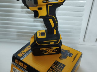 Шуруповерт импульсный DeWalt DCF887