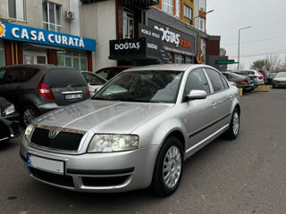 Skoda Superb foto 2