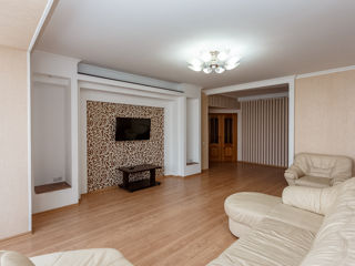 Apartament cu 4 camere, 132 m², Centru, Chișinău foto 5