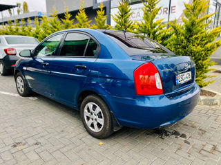 Hyundai Accent foto 4