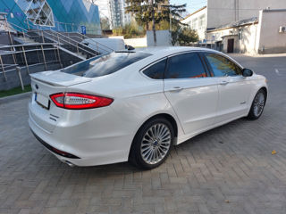 Ford Fusion foto 6