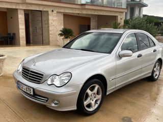 Mercedes C-Class foto 4