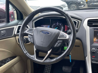 Ford Fusion foto 8