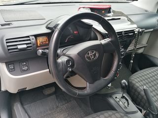 Toyota iQ foto 5