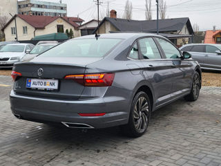 Volkswagen Jetta foto 8