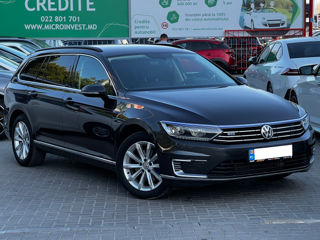 Volkswagen Passat foto 1