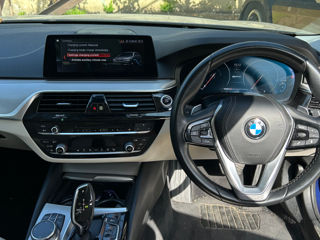 Bmw 530e plugin hybrid foto 4