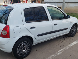 Renault Clio foto 6