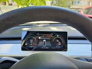 Tesla Model Y foto 5