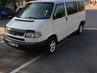 Volkswagen T4 foto 1