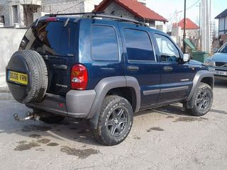 Jeep Cherokee foto 4